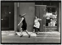 https://www.ed-templeton.com/files/gimgs/th-156_Women-on-street-Sardinia.jpg