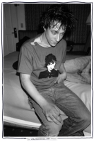 https://www.ed-templeton.com/files/gimgs/th-157_Jim-Greco-drunk-on-bed.jpg